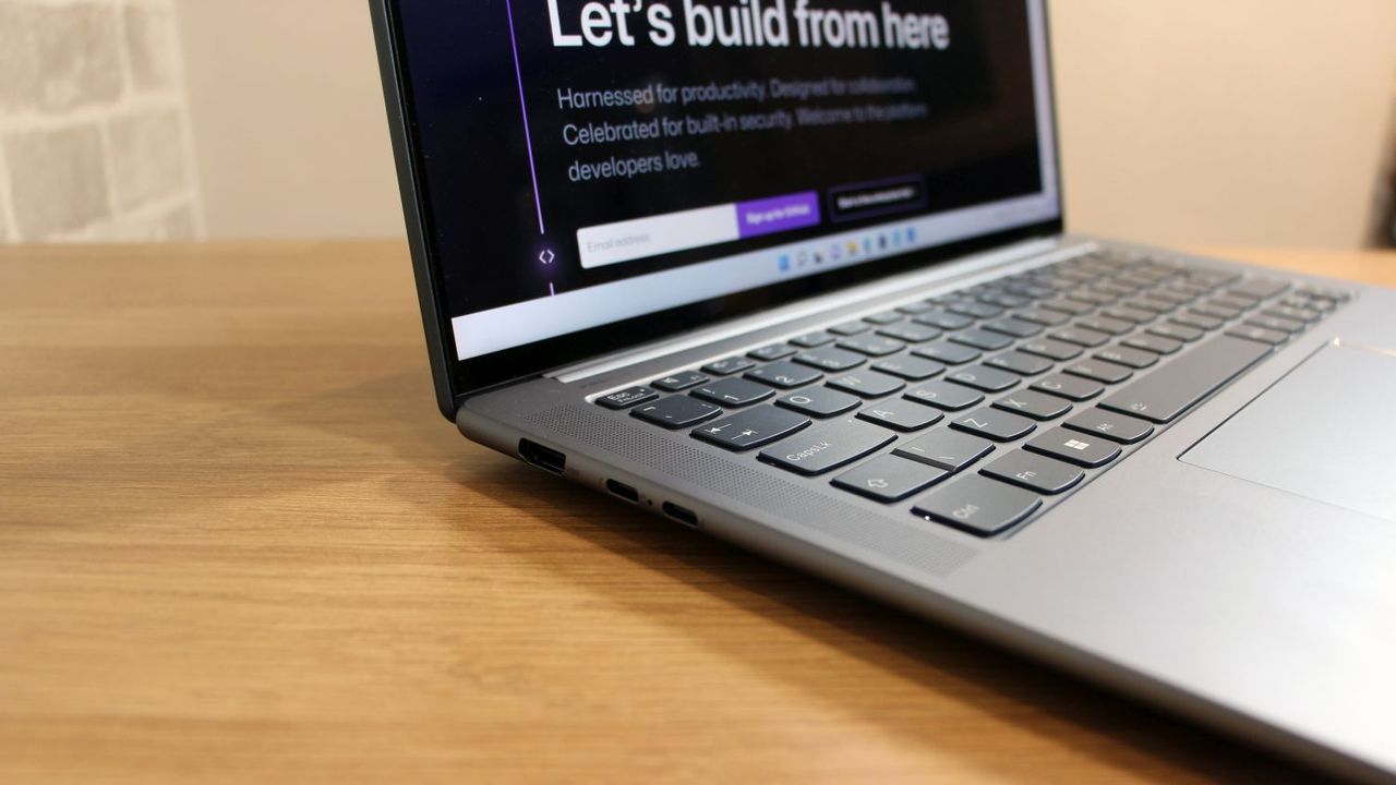 Lenovo Yoga 7 Slim Pro X_close up of laptop ports on left side