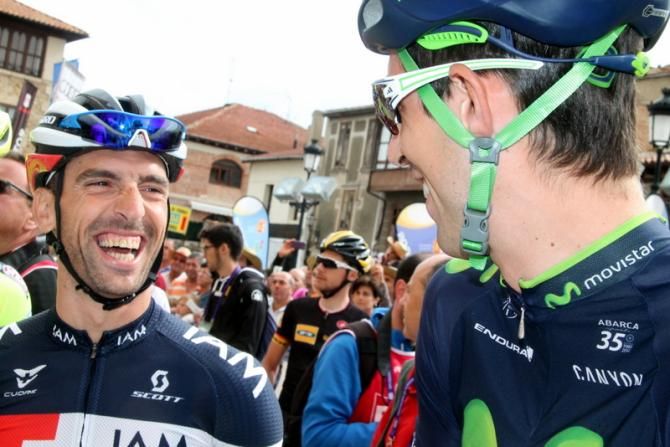Vicente Reyn&eacute;s (IAM) and Imanol Erviti (Movistar) having a laugh