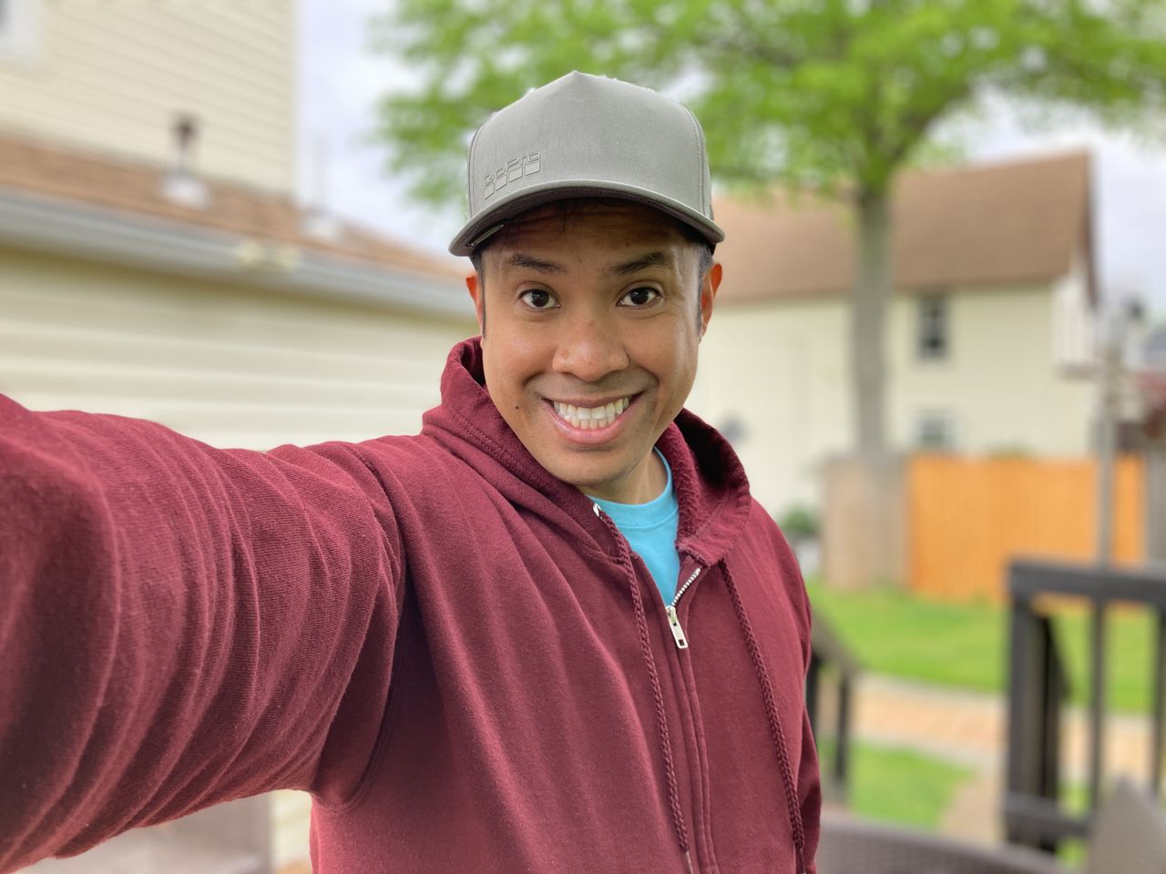 Apple iPhone SE (2022) portrait sample.