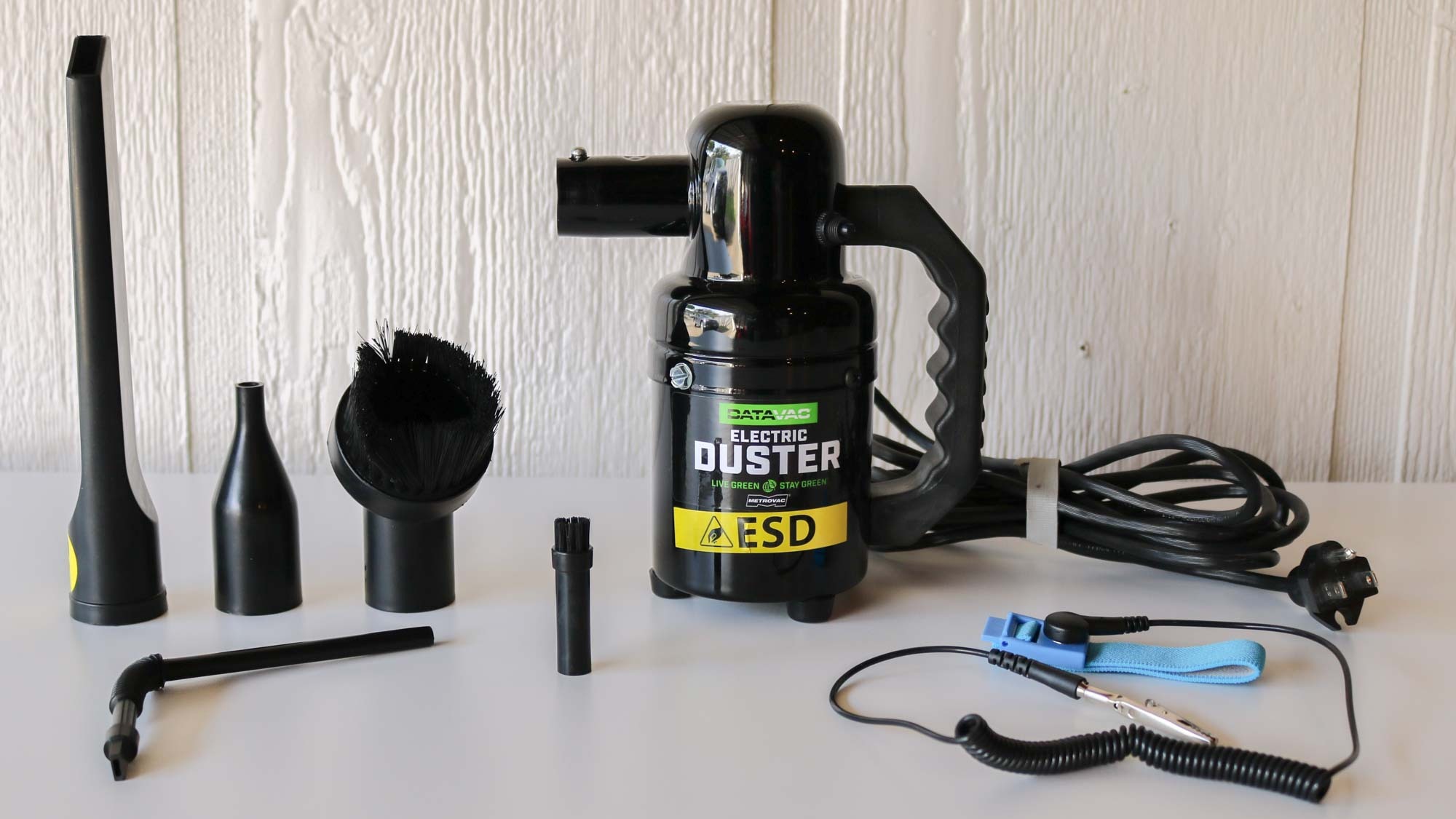 A picture of the DataVac ED-500-ESD electric duster with all of its accessories
