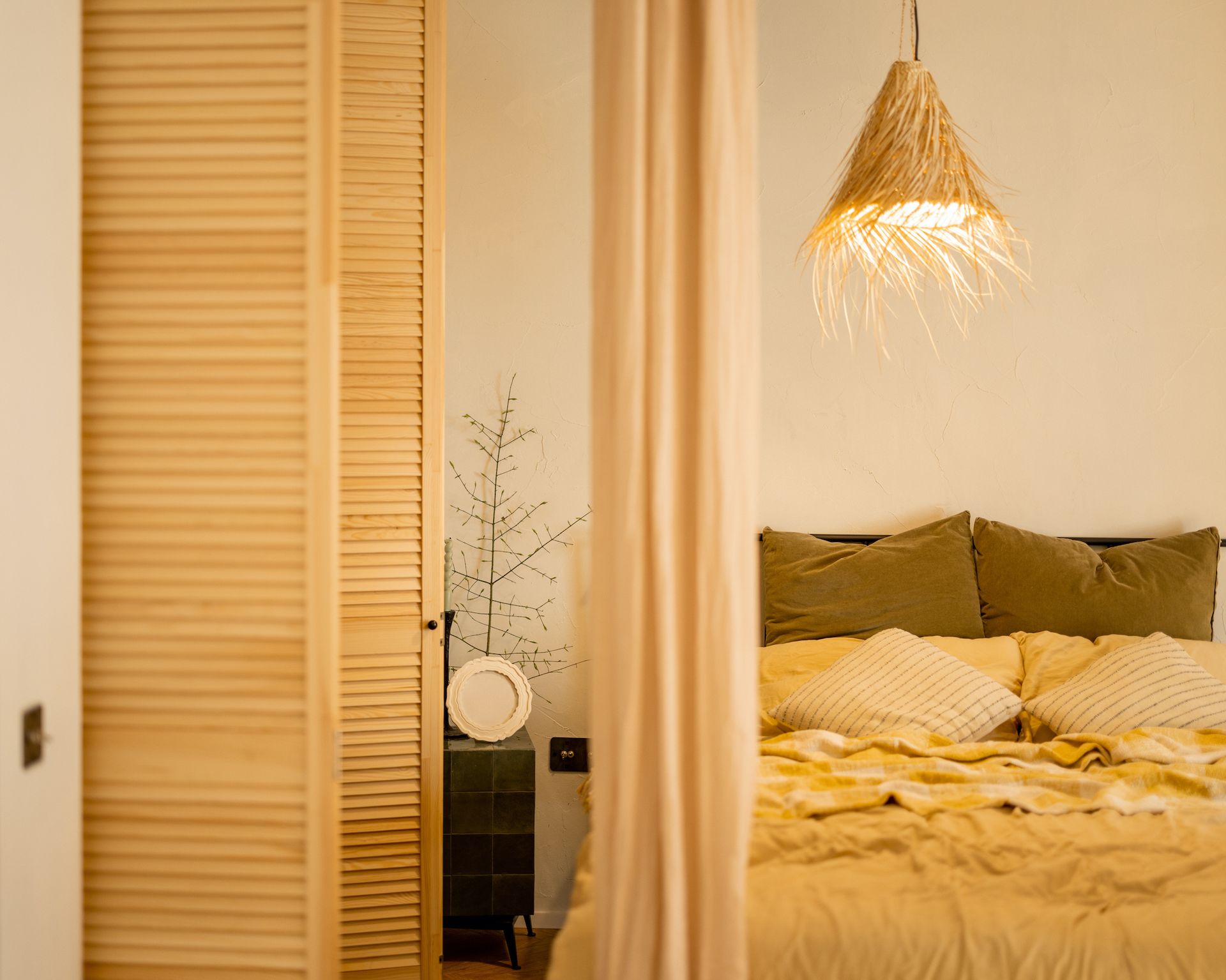 How to make a small bedroom cozy, according to designers | Real Homes