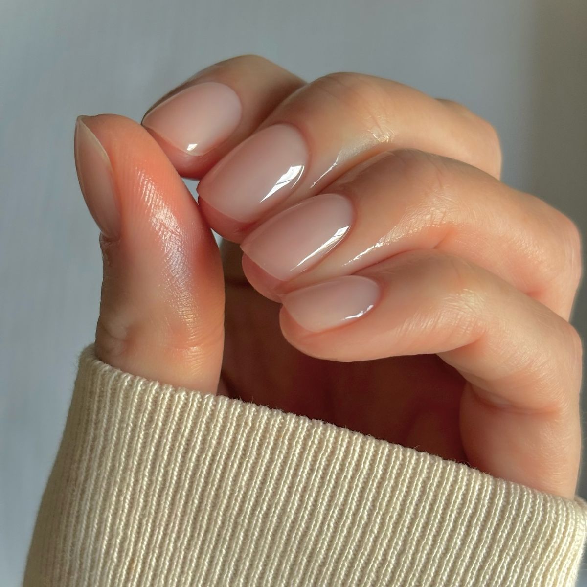 Minimalist Short Nails in Soft Shades