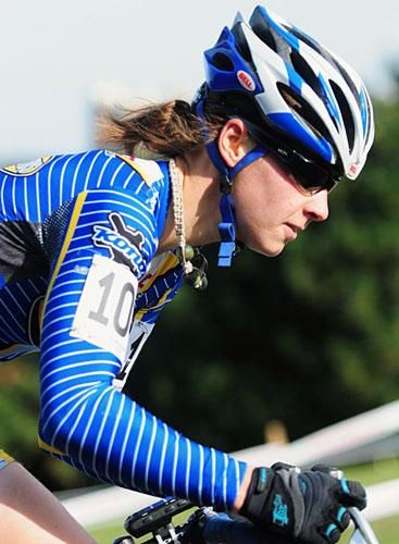 Pepper Harlton (Juventus Cycling) getting down to business.