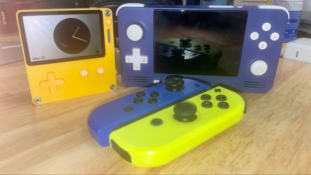 Playdate Review: Handheld Monochrome Console Has a Crank | Tom's Hardware