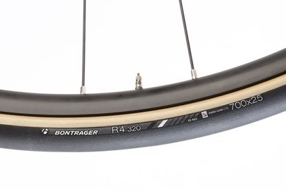 Bontrager best sale 700x25 tires