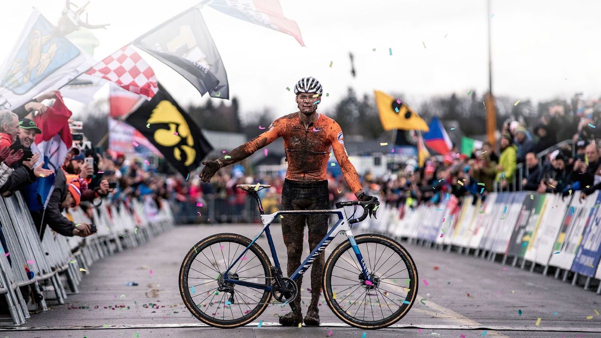 Canyon road bikes: Mathieu van der Poel with his World Championship winning Inflite