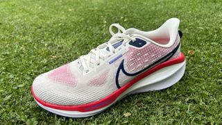 Nike Vomero 17 running shoe