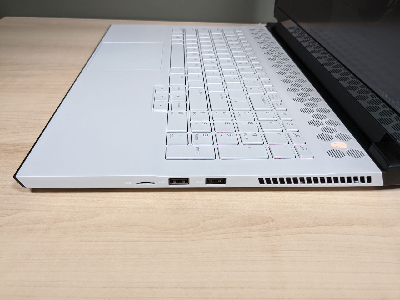 Alienware m17 R4