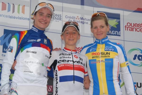 Emma Pooley with Marianne Vos and Emma Johansson