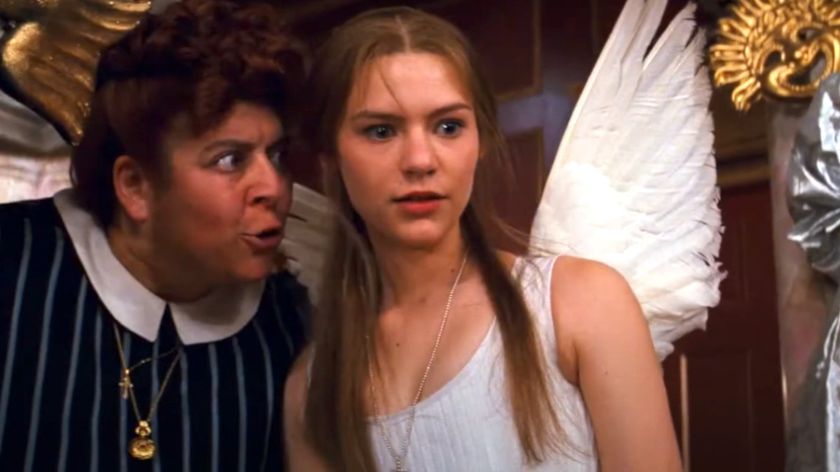 Claire Danes as Juliet and Miriam Margolyes as Nurse in the movie Romeo + Juliet.