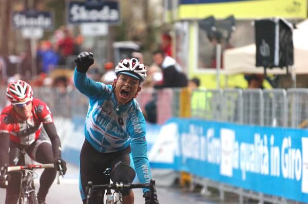 Linus Gerdemann celebrates his win.