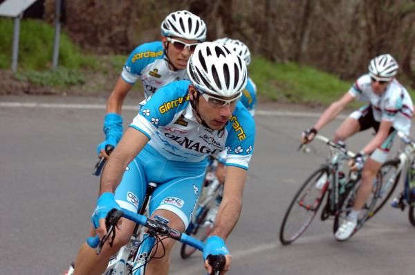 Colnago lead through a corner