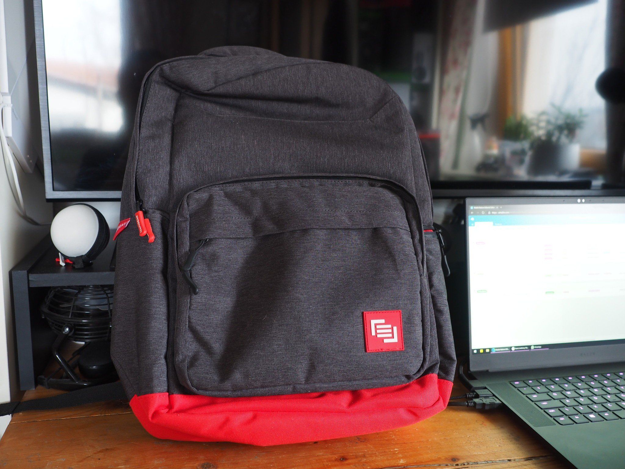 MAINGEAR's Classic laptop backpack review: Smartphone tracking and ...