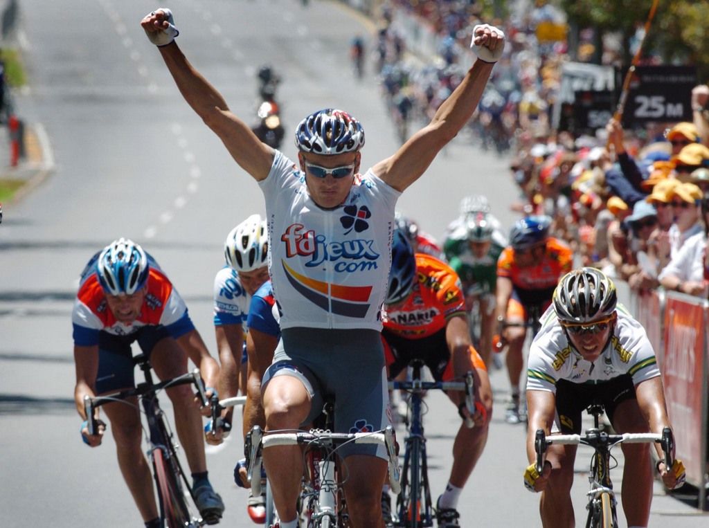 Baden Cooke gets the final stage win of the 2004 Tour Down Under