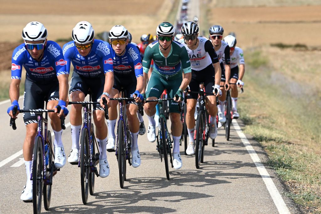 SCAR SPAIN SEPTEMBER 15 Kaden Groves of Australia and Team AlpecinDeceuninck Green Points Jersey competes during the 78th Tour of Spain 2023 Stage 19 a 1771km stage from La Baeza to scar UCIWT on September 15 2023 in scar Spain Photo by Tim de WaeleGetty Images