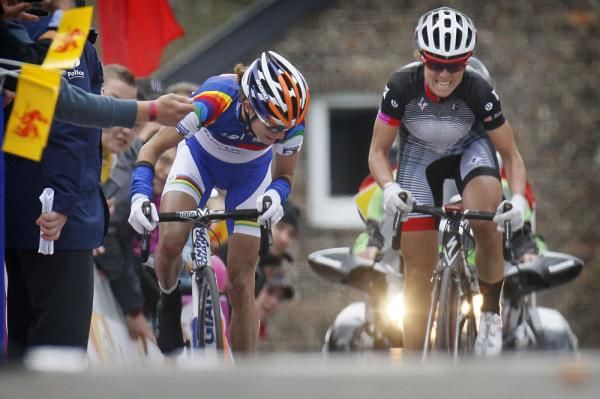 Vos watches as Stevens comes up on her left