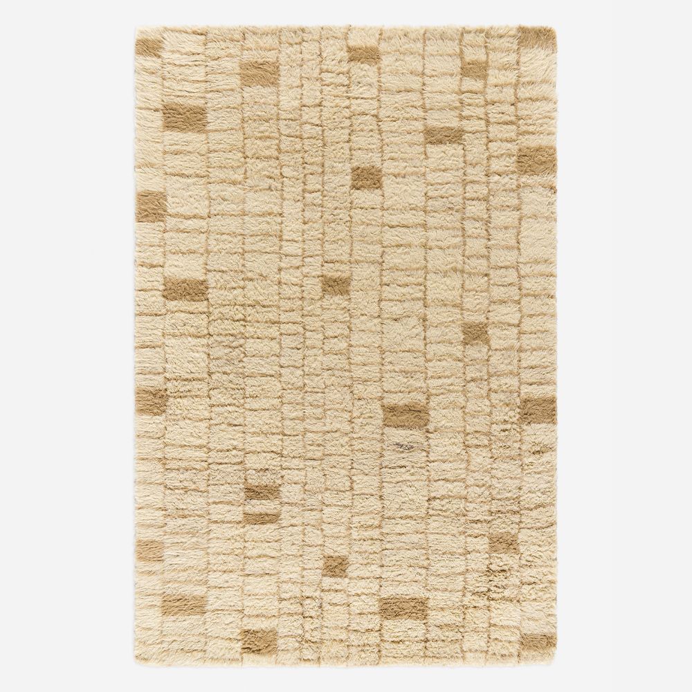 beige rug