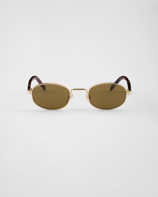 Sunglasses With the Iconic Metal Plaque