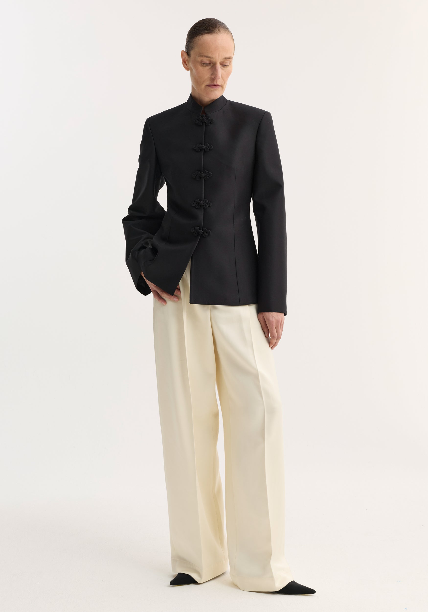 Sculptural Pankou Closure Blazer | Black