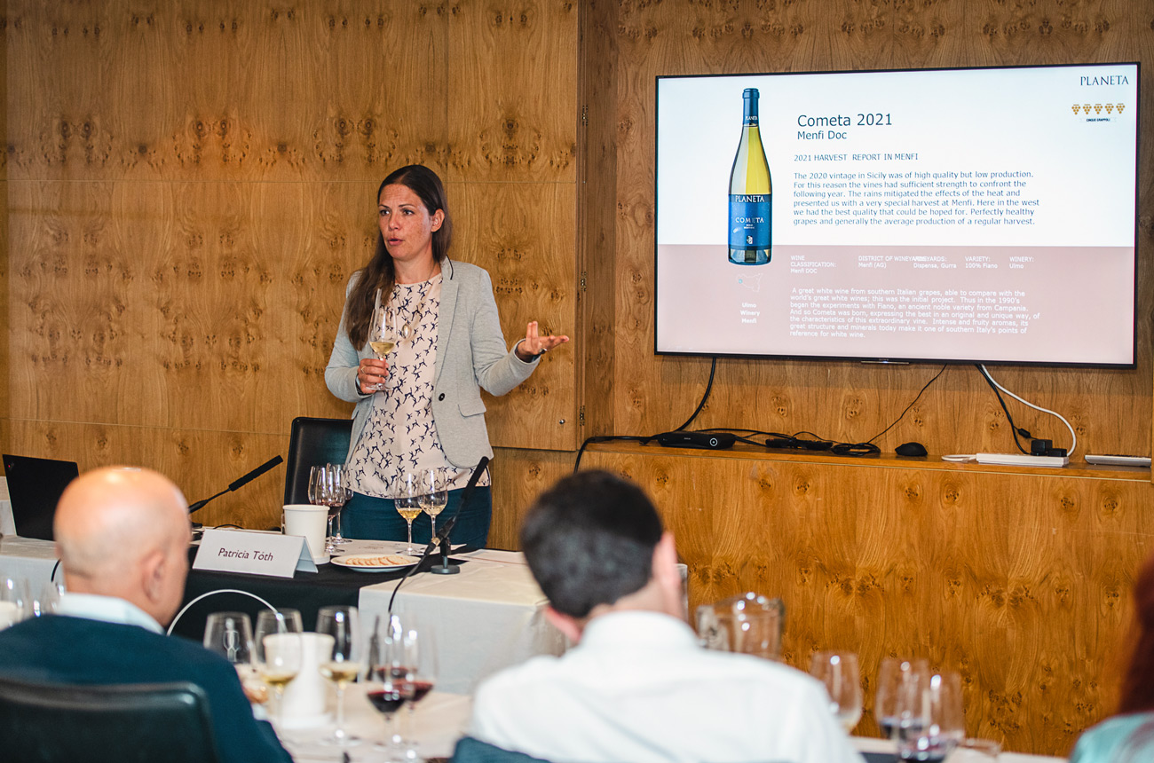 Decanter-Fine-Wine-Experience-at-The-Landmark-London-2022---Nic-Crilly-Hargrave-Planeta-with-Patricia-Toth