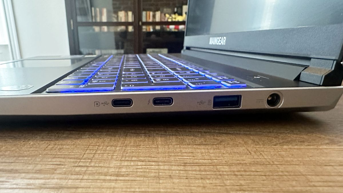 Maingear ML-16 gaming laptop