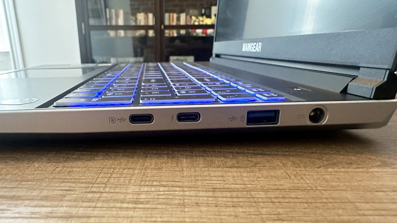 Maingear ML-16 gaming laptop