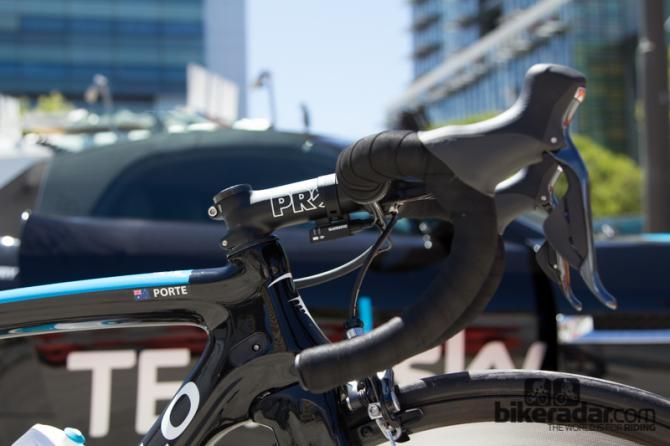 A slammed PRO stem provides an aggressive 80mm saddle to bar drop