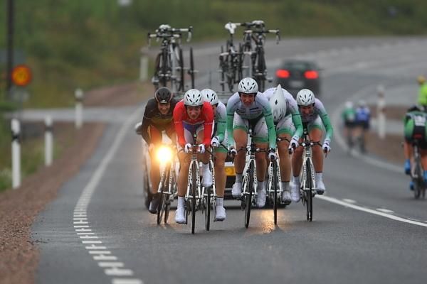 World Cup leader and Dutch time trial Champion, Marianne Vos, leads the Nederland Bloeit team