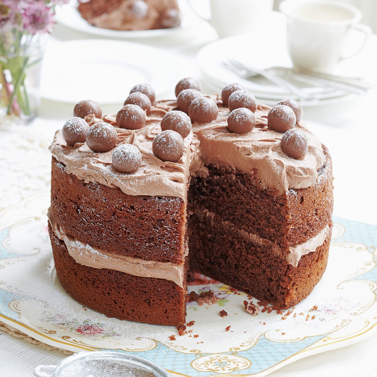 Mary Berry&#039;s Malted Chocolate Cake