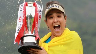 Mariajo Uribe with the HSBC Brazil Cup trophy