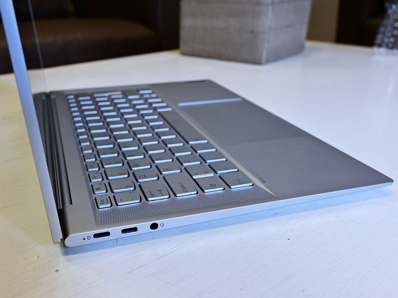 Lenovo Ideapad Slim 7 Carbon