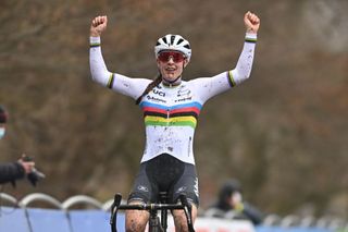 Lucinda Brand wins Flandriencross in Hamme