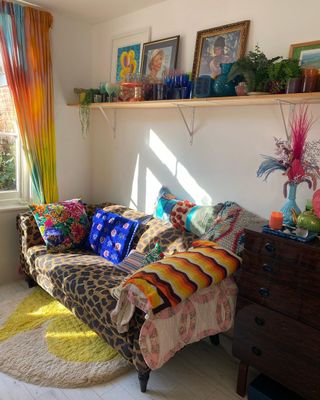 Living room with colorful blankets