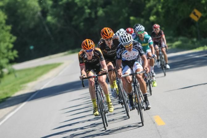 Travis McCabe (Elbowz Racing) and Chad Haga (Optum) on the front of the break.