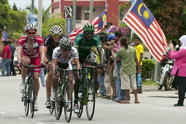 The break of (l-r): Rhys Pollock (Drapac Cycling), Louis Crosby (New Zealand National Team), Shinichi Fukushima (Terengganu Cycling Team) and Kevin Reza (Team Europcar) got their lead out to more than five minutes at one point
