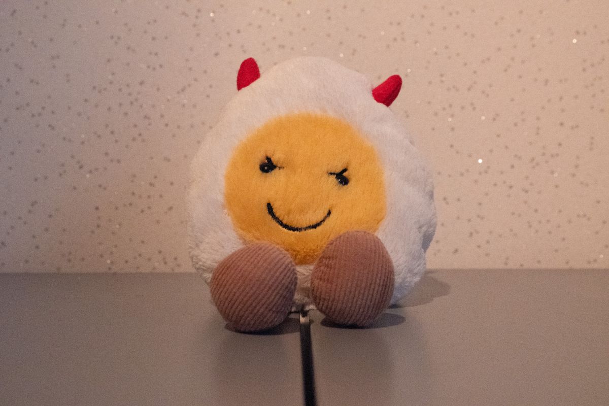 Deviled egg jelly cat photographed with the Pentax KF