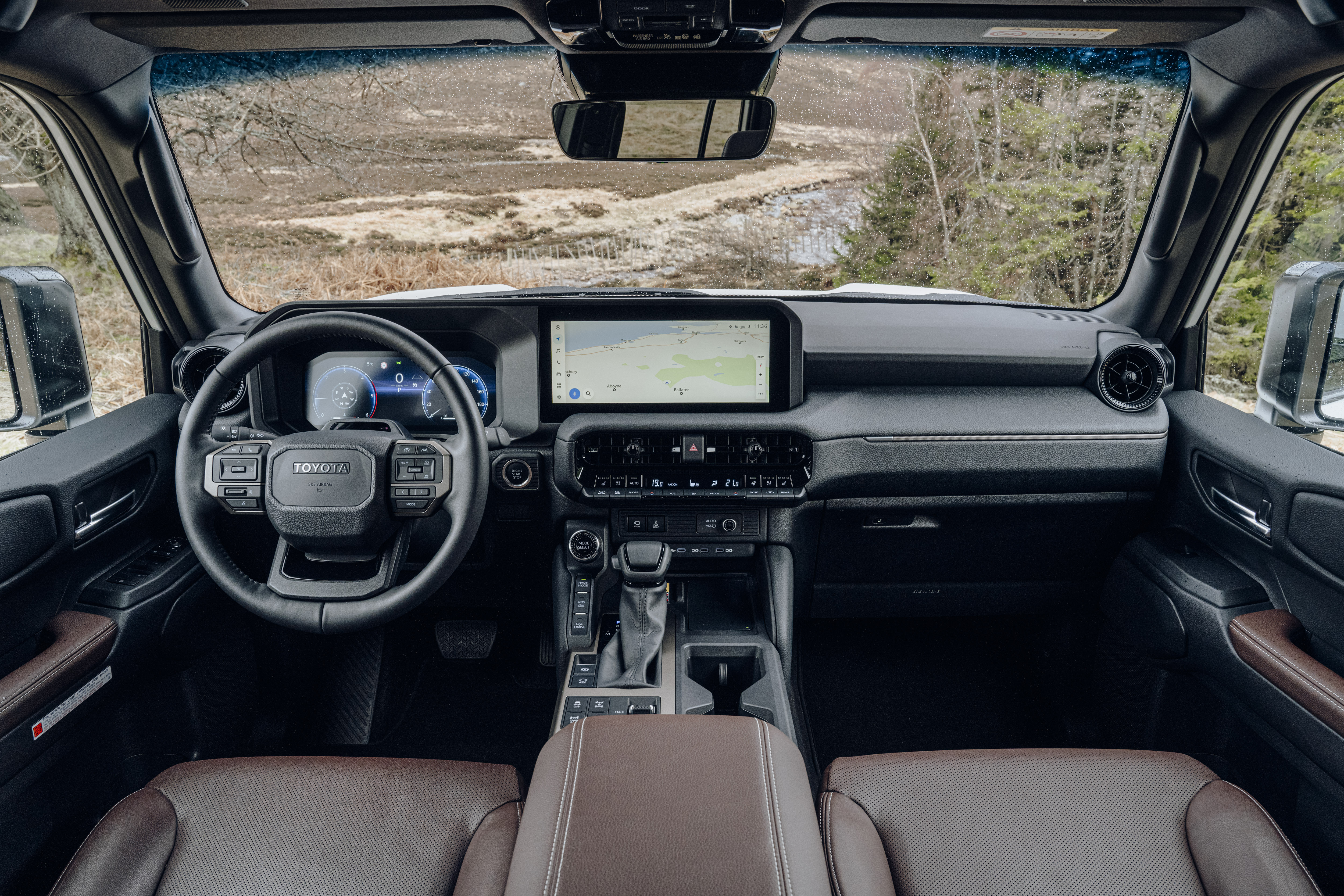 Toyota Land Cruiser dashboard