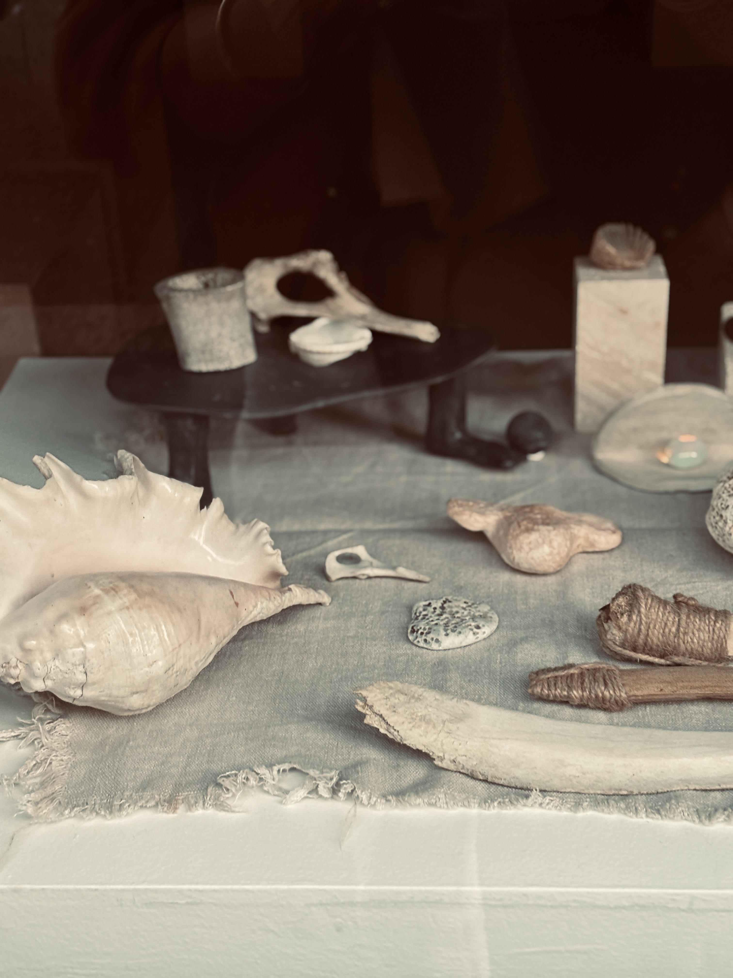 Arianna Lelli Mami ceramic sculptures on view at Oxilia Gallery in Milan