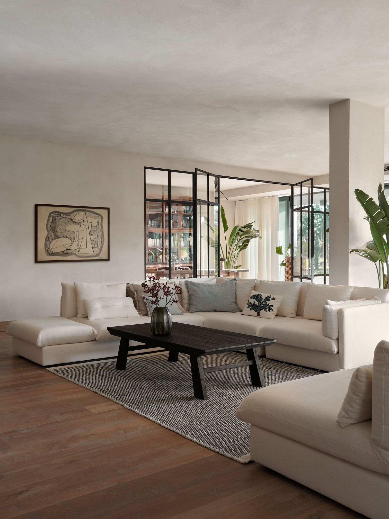 Tom Rutt Trstudios How many colors should be in a minimalist color palette? Designers say ...