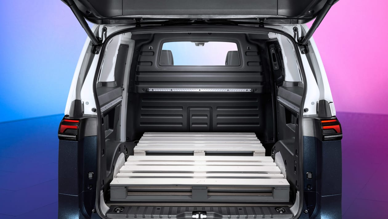 VW ID buzz cargo trunk with two pallets