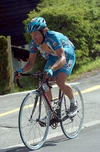 Walter Beneteau (Bouyges Telecom) fights his way up the final climb