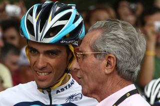 Bahamontes with Alberto Contador