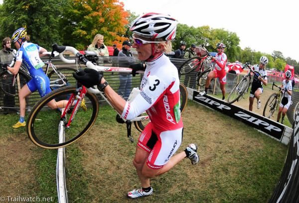 Sue Butler (River City Bicycles) keeping pace with Georgia Gould