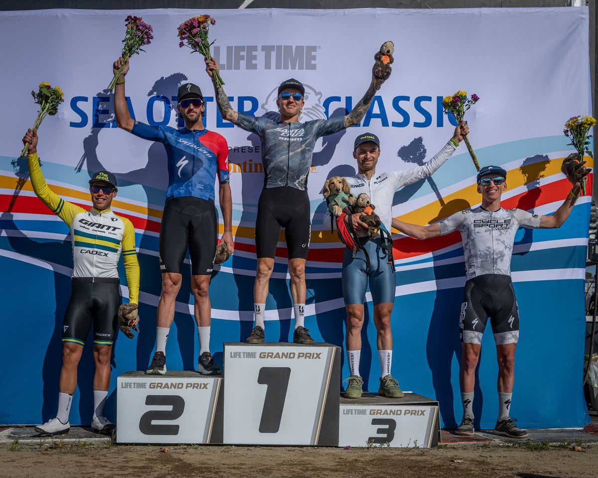 Elite men's podium - on the top step is Keegan Swenson winner, Matthew Beers second, Alexey Vermeulen third, Petr Vakoč fourth, Brendan Johnston fifth