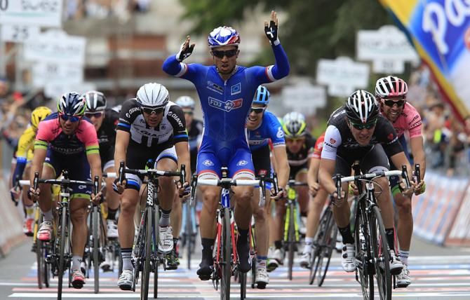 Nacer Bouhanni (FDJ) triumphs in stage 7 of the Giro d'Italia