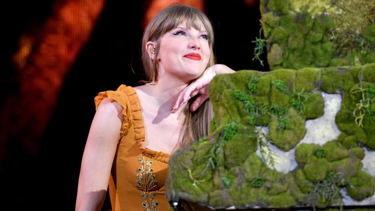 DENVER, COLORADO - JULY 14: EDITORIAL USE ONLY Taylor Swift performs onstage during &quot;Taylor Swift | The Eras Tour&quot; at Empower Field At Mile High on July 14, 2023 in Denver, Colorado.