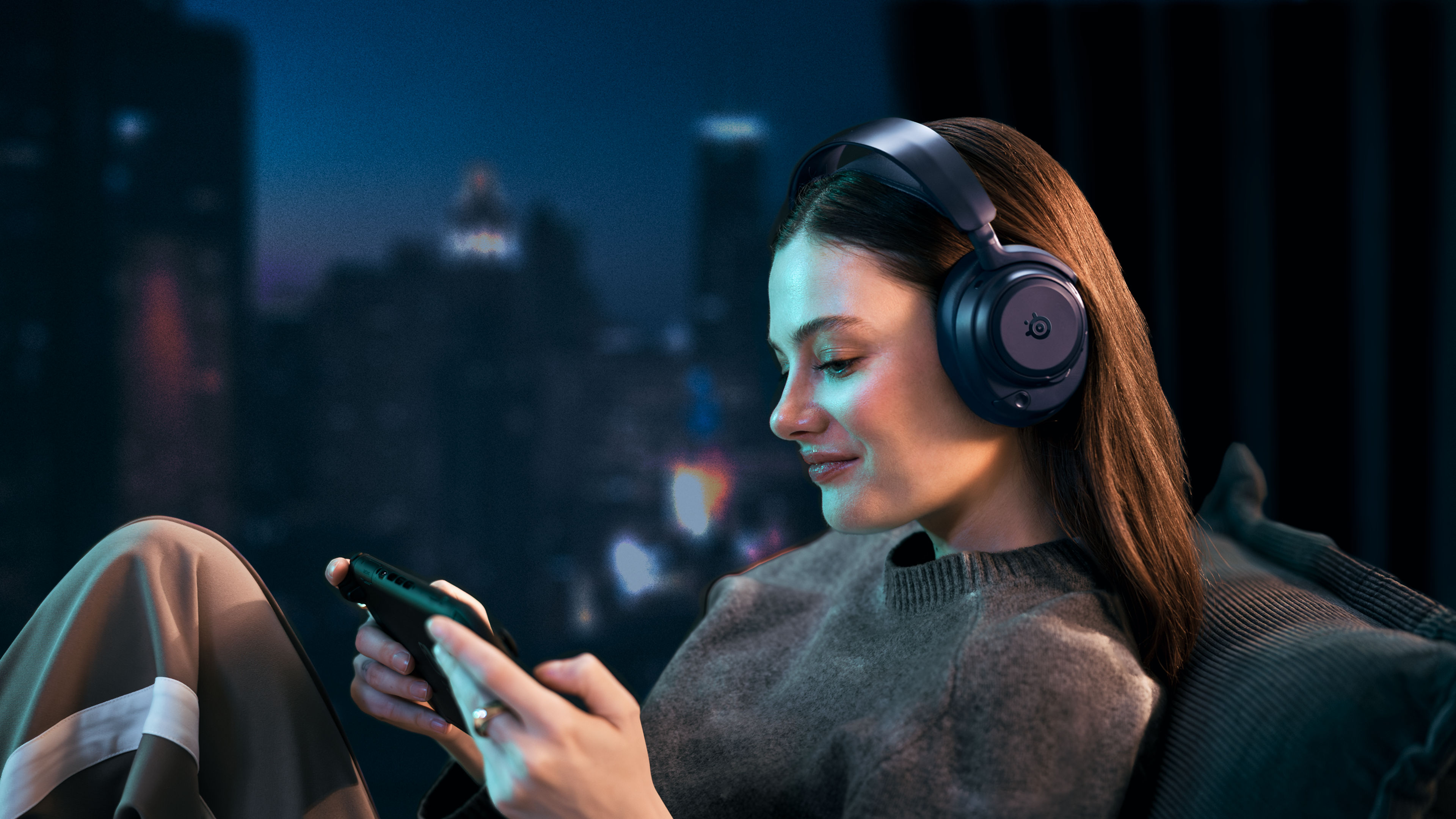 SteelSeries Arctis Nova Pro Omni headset in use with various gaming devices including PlayStation, Nintendo Switch, and PC.