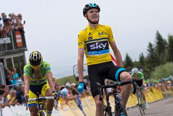 Chris Froome (Sky) beats Alberto Contador (Tinkoff-Saxo) to win on the Col du B&eacute;al.