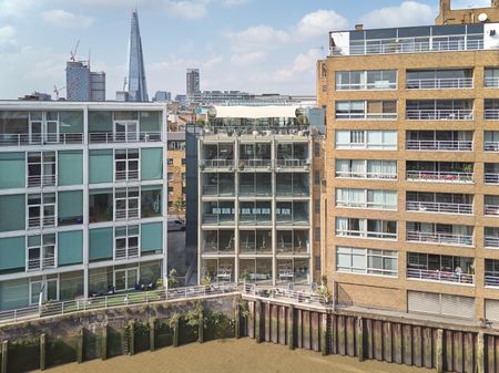 22 shad thames seen from the water, the Conran Building