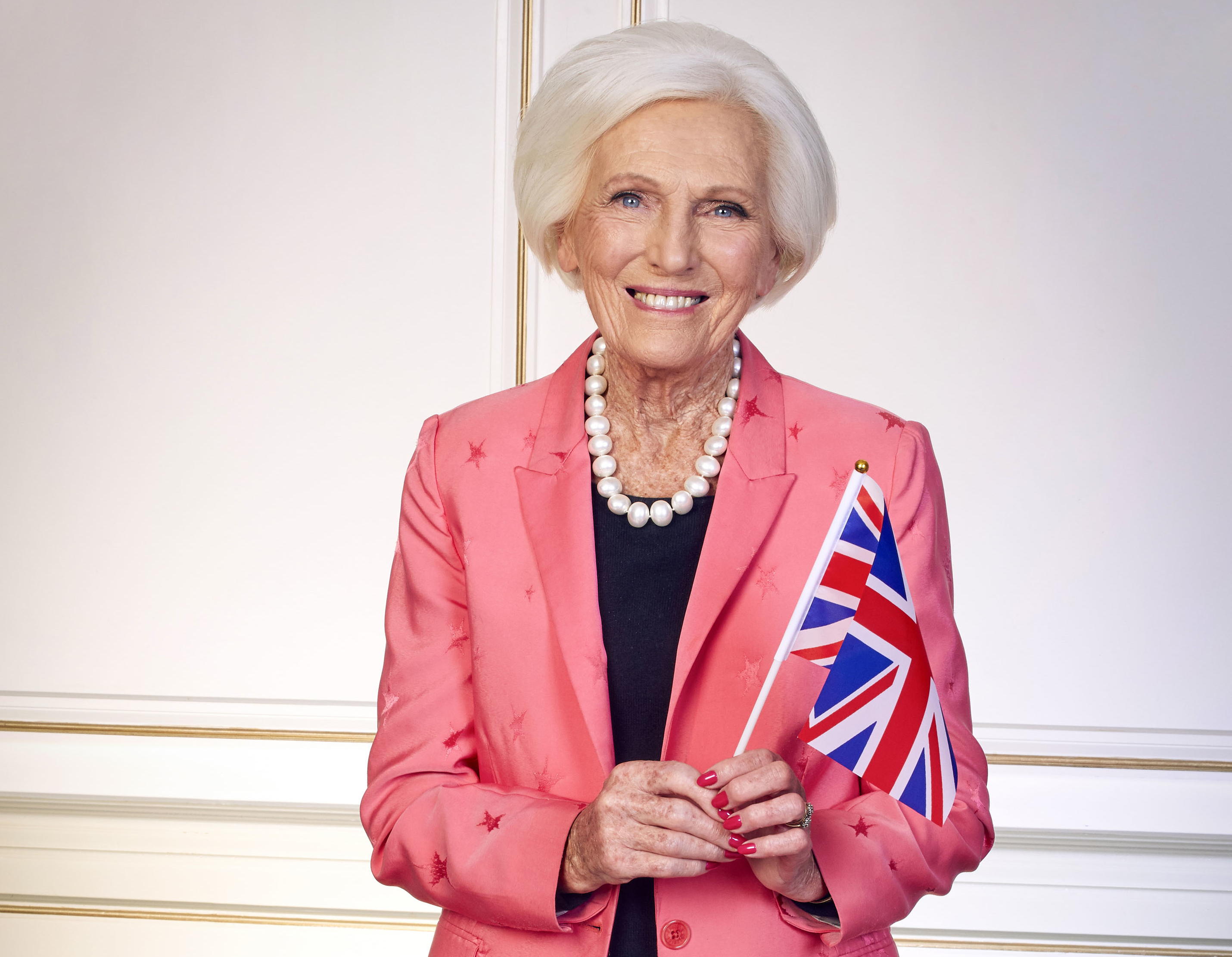 TV tonight Mary Berry is one of tonight's special guests.